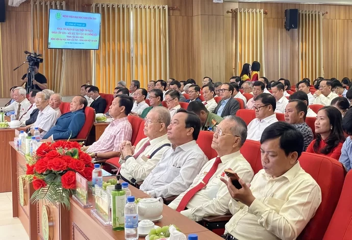 z4129015005468_8a96bc30070b5360de04344e0ffb200a