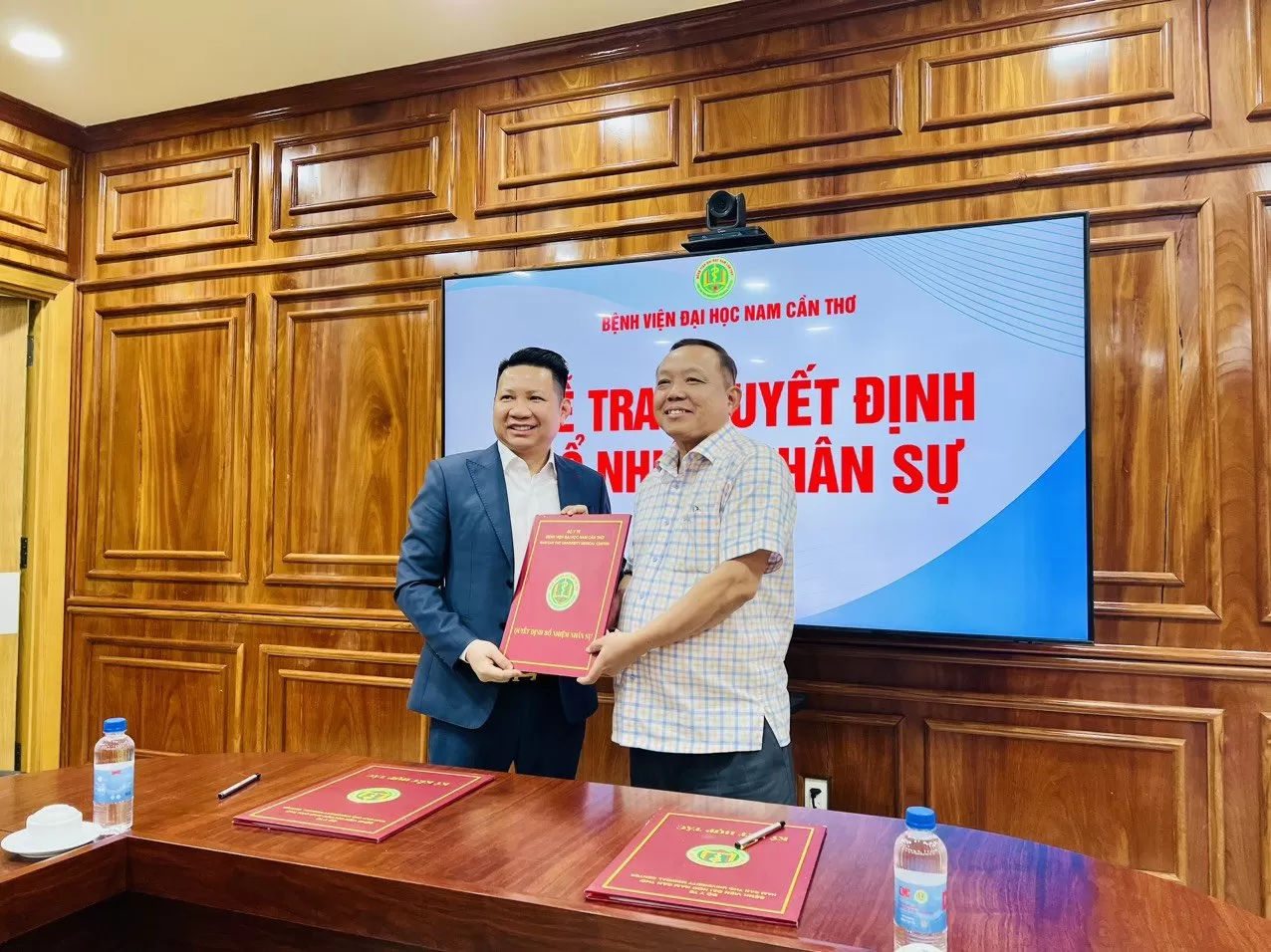 HỢP TÁC CHIẾN LƯỢC ĐỂ NÂNG TẦM SẮC ĐẸP GIỮA BỆNH VIỆN ĐẠI HỌC NAM CẦN THƠ VÀ VIỆN THẨM MỸ LA RATIO