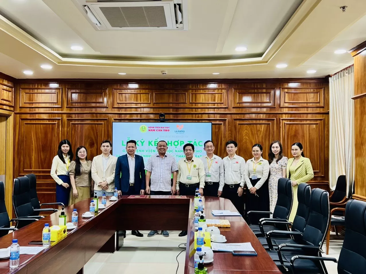 HỢP TÁC CHIẾN LƯỢC ĐỂ NÂNG TẦM SẮC ĐẸP GIỮA BỆNH VIỆN ĐẠI HỌC NAM CẦN THƠ VÀ VIỆN THẨM MỸ LA RATIO