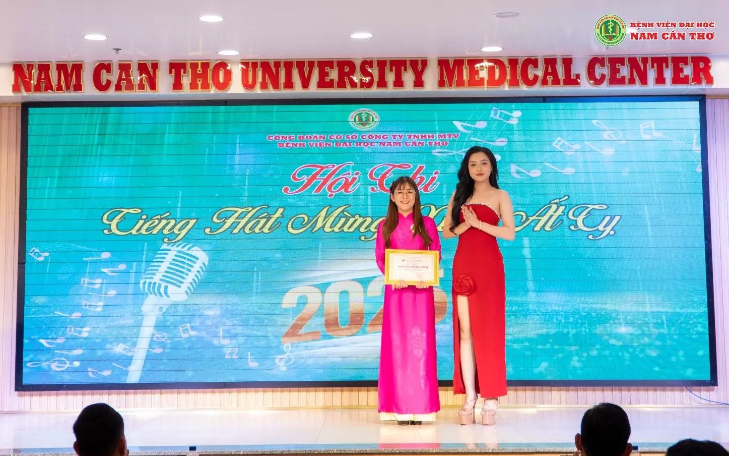 Giải Khuyến Khích: Tiết mục đơn ca “Câu chuyện đầu năm” – Lê Kỳ Kiều Hạnh