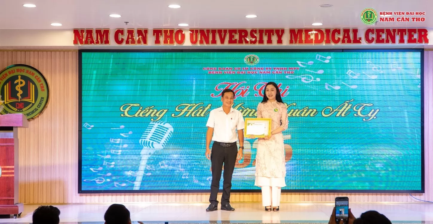 Giải Khuyến Khích: Tiết mục đơn ca “Cô gái mở đường” – Nguyễn Thị Bảo Ngân