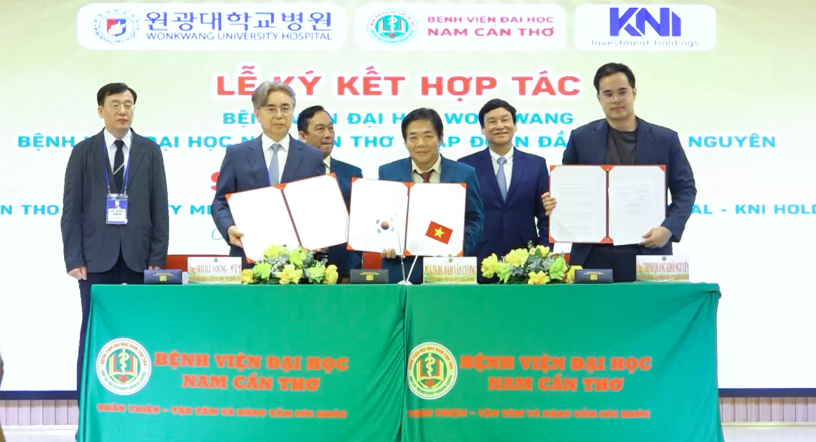 BỆNH VIỆN ĐẠI HỌC NAM CẦN THƠ – KÝ KẾT HỢP TÁC TRAO ĐỔI CÔNG NGHỆ Y KHOA, PHÁT TRIỂN VƯƠN TẦM QUỐC TẾ