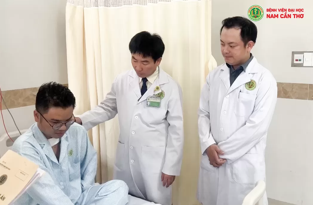 PHẪU THUẬT ĐIỀU TRỊ BƯỚU GIÁP ĐA NHÂN HAI THÙY TO