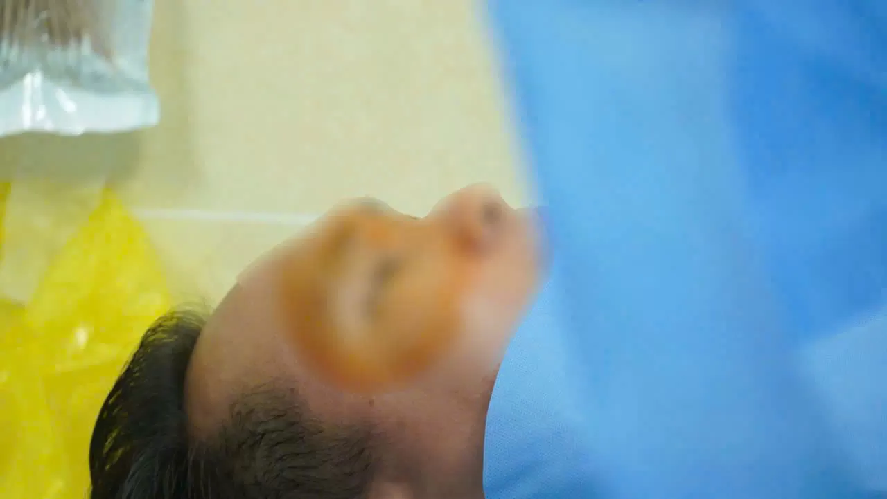 KHÁM SỨC KHỎE THIỆN NGUYỆN – KHÁCH HÀNG BẤT NGỜ ĐƯỢC BÁC SĨ HÀN QUỐC PHẪU THUẬT KÉO MÂY Ở MẮT