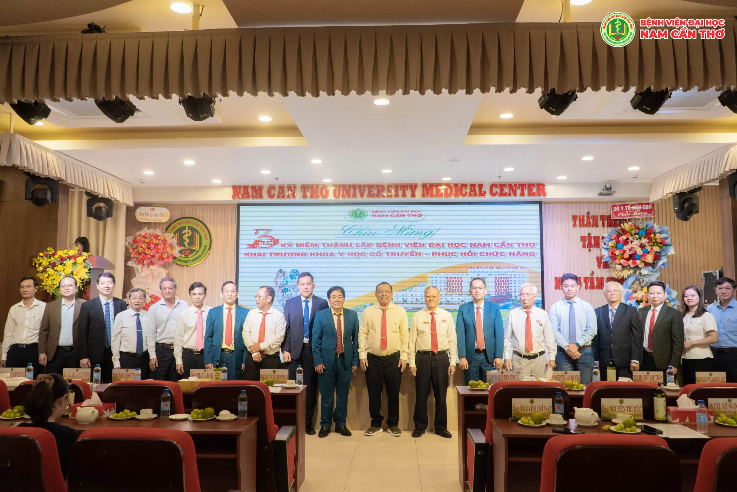 BỆNH VIỆN ĐẠI HỌC NAM CẦN THƠ TỔ CHỨC LỄ KỶ NIỆM 3 NĂM THÀNH LẬP, KHAI TRƯƠNG KHOA Y HỌC CỔ TRUYỀN VÀ PHỤC HỒI CHỨC NĂNG