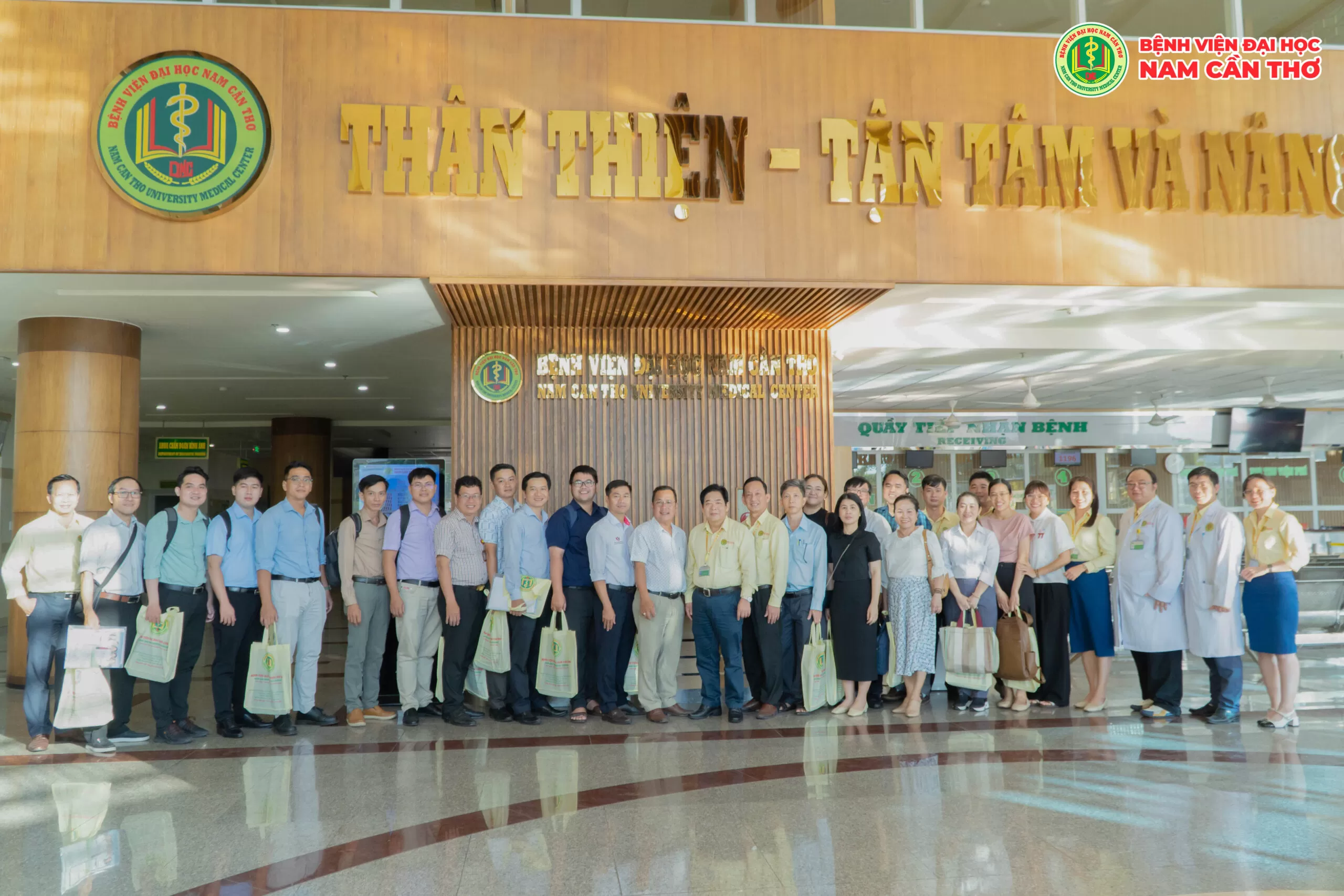 BỆNH VIỆN ĐẠI HỌC NAM CẦN THƠ ĐÓN TIẾP ĐOÀN KIỂM TRA ĐÁNH GIÁ CHẤT LƯỢNG, SỞ Y TẾ THÀNH PHỐ CẦN THƠ