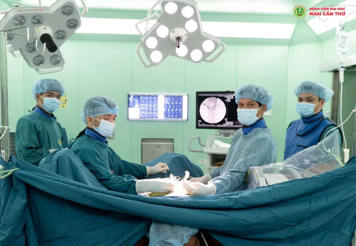 BỆNH VIỆN ĐẠI HỌC NAM CẦN THƠ ĐIỀU TRỊ HIỆU QUẢ CA GÃY LÚN CỘT SỐNG THẮT LƯNG DO LOÃNG XƯƠNG CHO BỆNH NHÂN CAO TUỔI