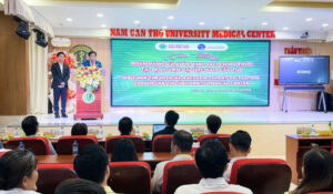 BỆNH VIỆN ĐẠI HỌC NAM CẦN THƠ CHÍNH THỨC ĐƯỢC TỔ CHỨC AACI (MỸ) CÔNG BỐ ĐẠT CHỨNG NHẬN CHẤT LƯỢNG QUỐC TẾ 3 z7195463584917 634659e2ea7857b9f6f1c9c984282229