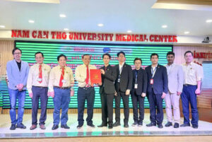 BỆNH VIỆN ĐẠI HỌC NAM CẦN THƠ CHÍNH THỨC ĐƯỢC TỔ CHỨC AACI (MỸ) CÔNG BỐ ĐẠT CHỨNG NHẬN CHẤT LƯỢNG QUỐC TẾ 1 z7195463600454 886e381ae65787c3d9b5c127db7ac96a